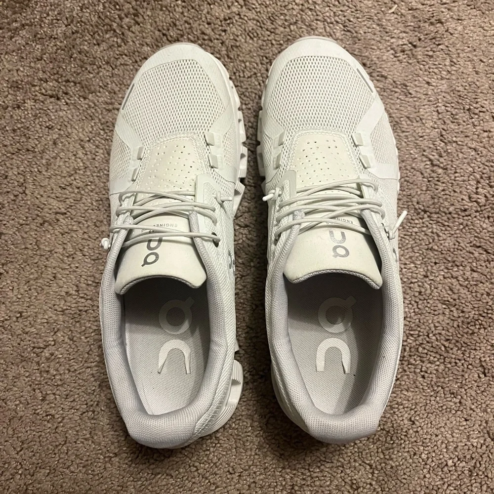 white on clouds - Picture 1 of 6